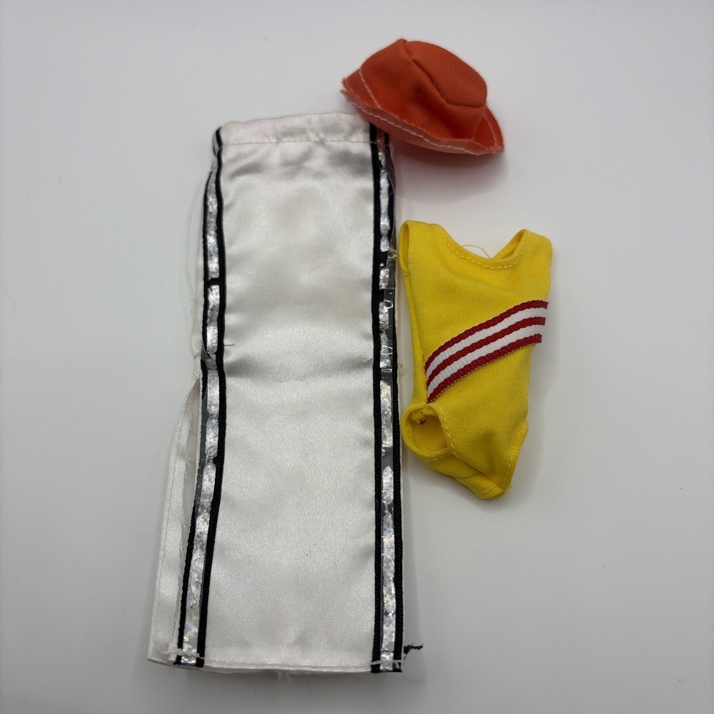 Generation Girl Anna Replacement Hat Bathing Suit Skirt Barbie Doll Clothing VTG